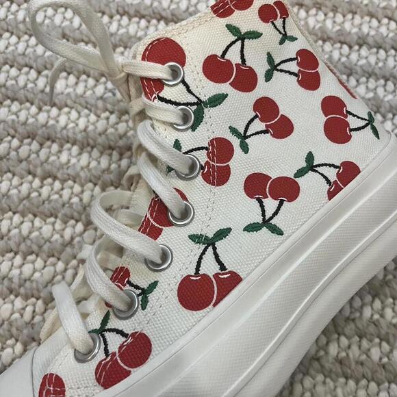 Chuck Taylor All Star Lift Platforn Cherries Converse - Picture 2 of 4